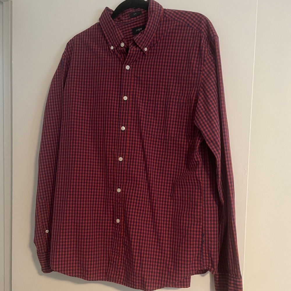 J crew mens slim button down shirt. Large. Great condition navy and red/salmon